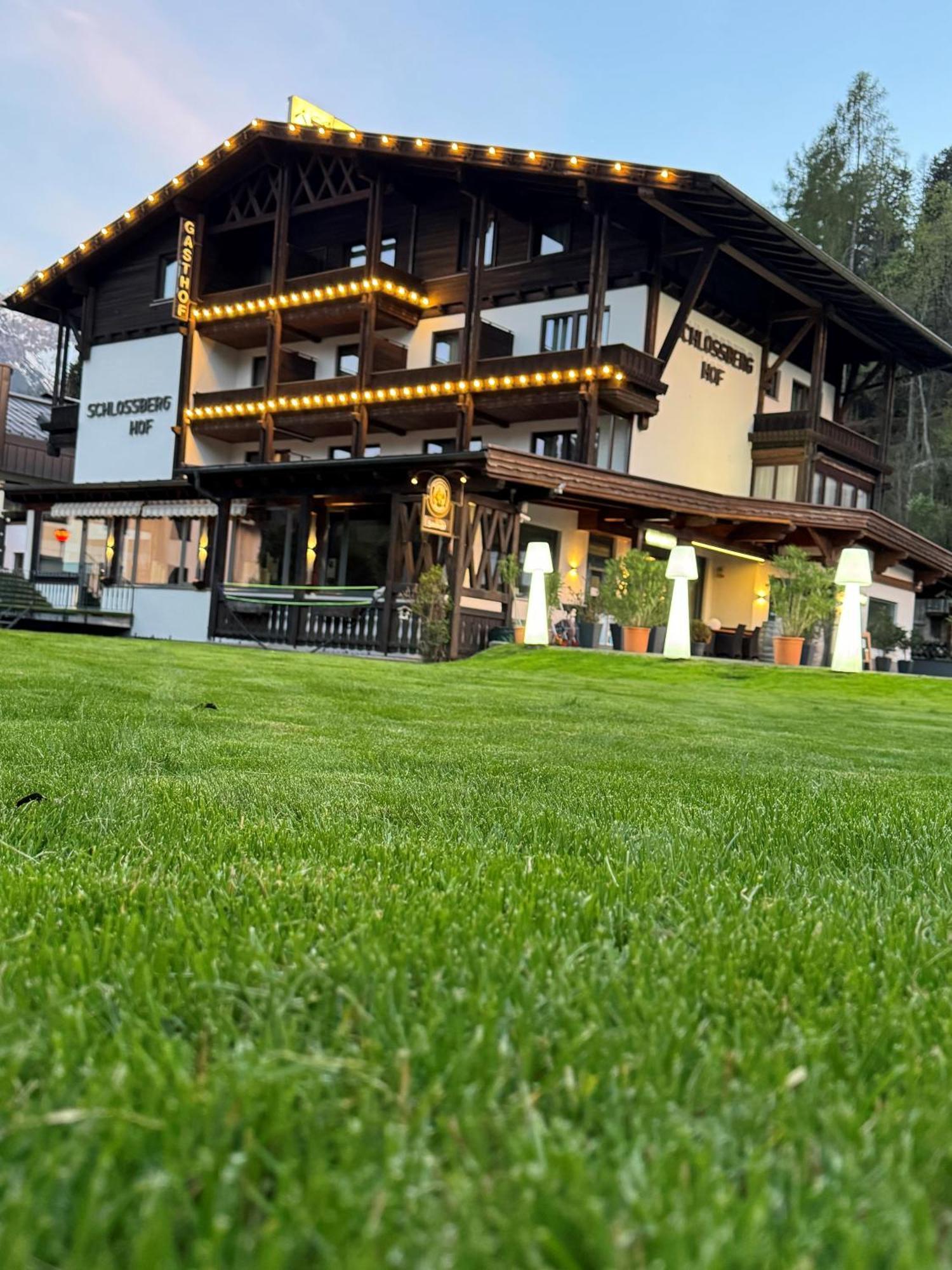 Gasthof Schlossberghof Lienz Eksteriør bilde